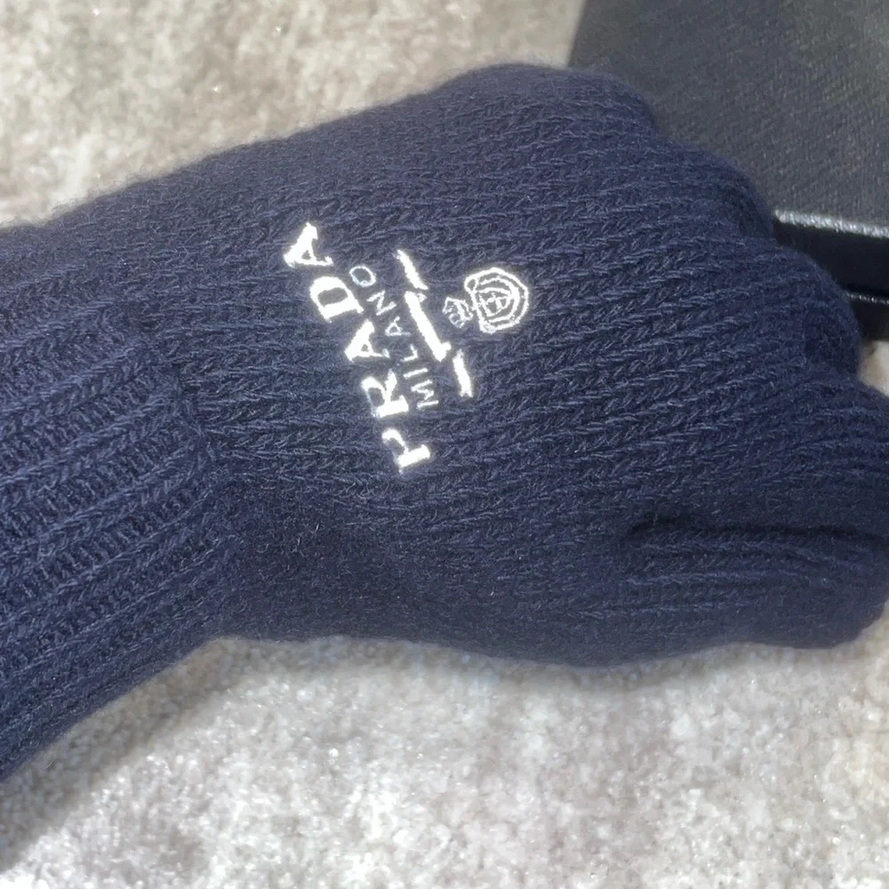 Men’s Prada Gloves - Picture 3 of 6